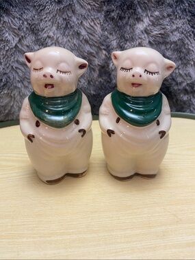 Vintage Shawnee Pottery Large 5" Smiley Pig Salt Pepper Shakers